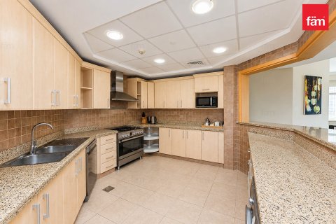 3 bedrooms Apartment in Palm Jumeirah, UAE No. 199420 12