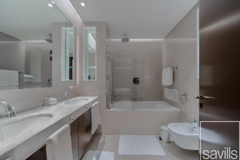 Квартира с 1 спальней в The Address Residence Fountain Views, ОАЭ №136384 11