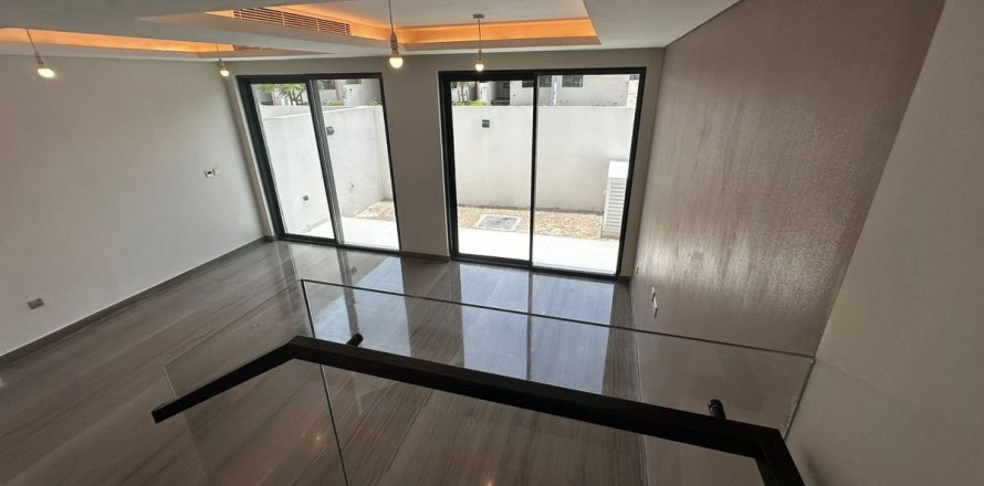 Townhouse de 4 dormitorios en Dubai, UAE No. 135888