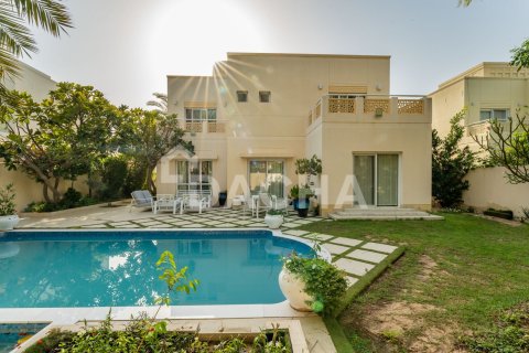 5 غرفة نوم  فيلا في Meadows, الإمارات العربية المتحدة رقم 163493