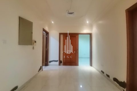 Appartement de 3 chambres à Al Khalidiya, UAE No. 49647 7