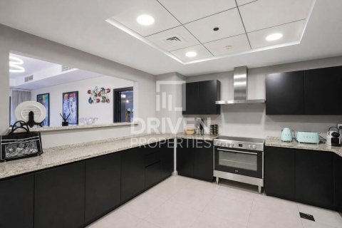 Квартира с 2 спальнями в The Crescent, ОАЭ №209662 5