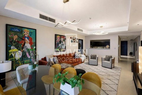 Квартира с 2 спальнями в The Crescent, ОАЭ №209662