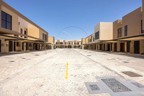 Townhouse de 3 dormitorios en Abu Dhabi, UAE No. 150085
