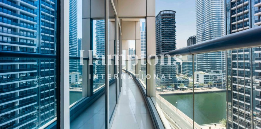 Apartment de 3 dormitorios en The Address Dubai Marina, UAE No. 160331