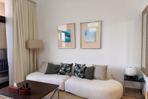 Квартира с 2 спальнями в Warda Apartments, ОАЭ №160329 4