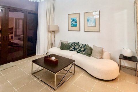 Квартира с 2 спальнями в Warda Apartments, ОАЭ №160329 25