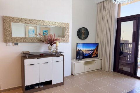 Квартира с 2 спальнями в Warda Apartments, ОАЭ №160329 3
