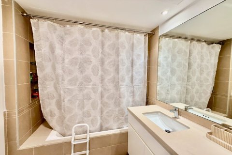 Квартира с 2 спальнями в Warda Apartments, ОАЭ №160329 9