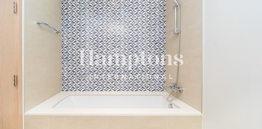 Apartment de 2 dormitorios en Mina Rashid, UAE No. 149804