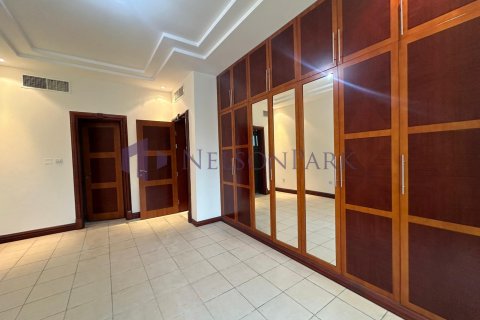 5 bedrooms Villa in Doha, Qatar No. 58024 14