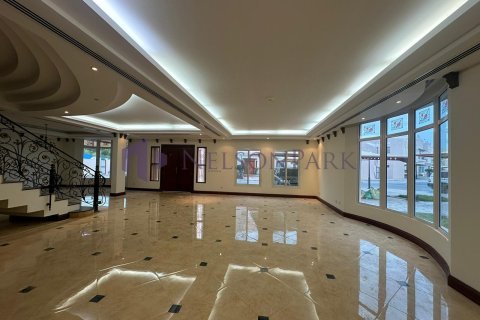5 bedrooms Villa in Doha, Qatar No. 58024 6