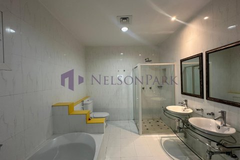 5 bedrooms Villa in Doha, Qatar No. 58024 21