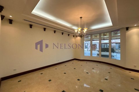 5 bedrooms Villa in Doha, Qatar No. 58024 3