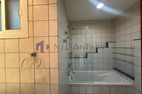 5 bedrooms Villa in Doha, Qatar No. 58024 15