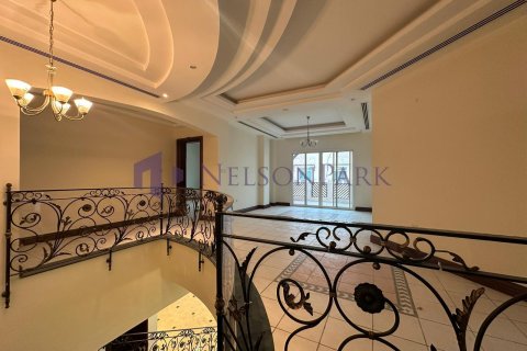 5 bedrooms Villa in Doha, Qatar No. 58024 12