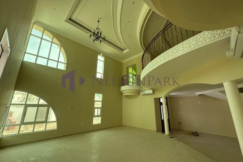 Вилла с 4 спальнями в Доха, Катар №58025 8