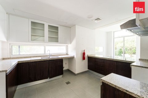 3 bedrooms Townhouse in Dubai, UAE No. 161877 10