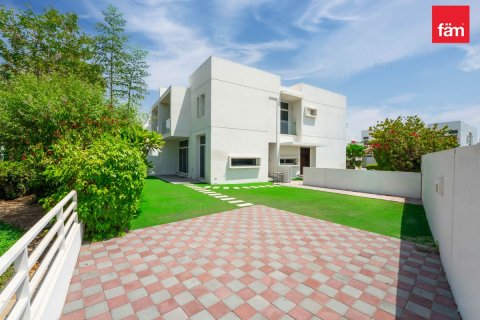 3 bedrooms Townhouse in Dubai, UAE No. 161877