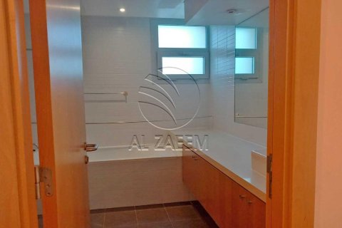 Квартира с 3 спальнями №127808 17