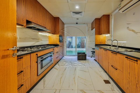 4 bedrooms Villa No. 127805 15