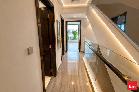6 bedrooms Villa in Dubai, UAE No. 166243 8