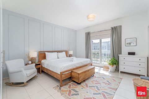 3 bedrooms Villa in Dubai, UAE No. 166241 11
