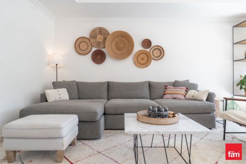 3 bedrooms Villa in Dubai, UAE No. 166241 12