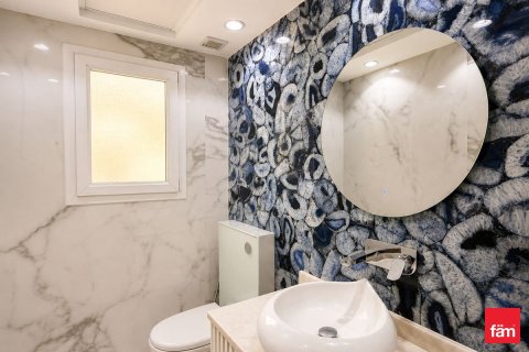 4 bedrooms Villa in Dubai, UAE No. 166246 15