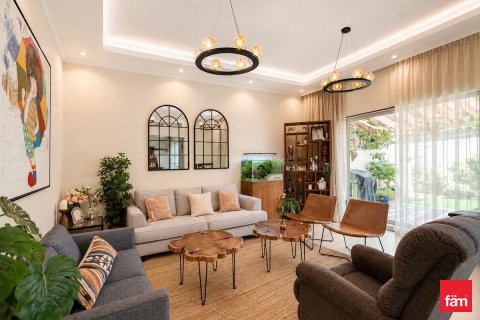 4 bedrooms Villa in Dubai, UAE No. 166246