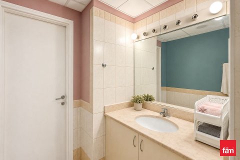 4 bedrooms Villa in Dubai, UAE No. 166246 18