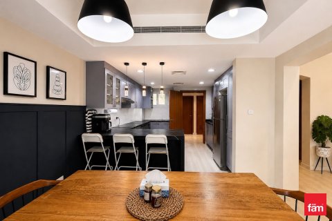 4 bedrooms Villa in Dubai, UAE No. 166246 10