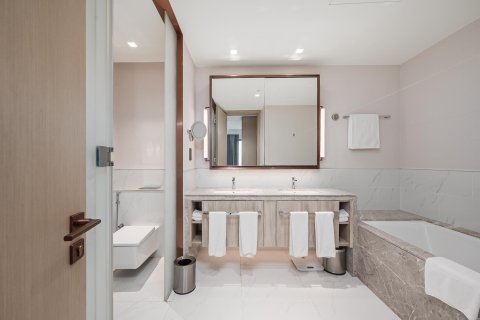 Apartment de 3 dormitorios en Dubai Creek Harbour, UAE No. 204904 12