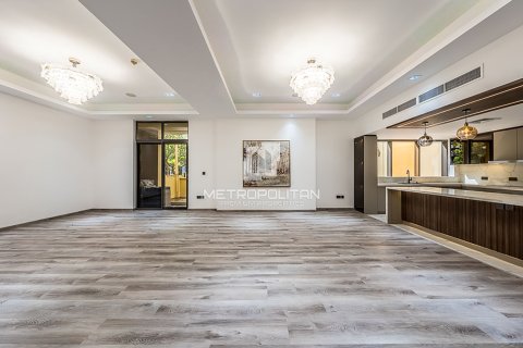 Квартира с 3 спальнями №129610 12