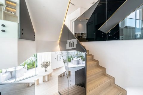 Villa de 4 dormitorios No. 129609 14