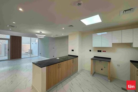 2 bedrooms Townhouse in Dubai, UAE No. 105624 7