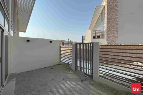 2 bedrooms Townhouse in Dubai, UAE No. 105624 14