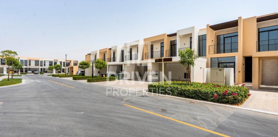 3 غرف نوم فيلا في EMAAR South, الإمارات العربية المتحدة رقم 207403