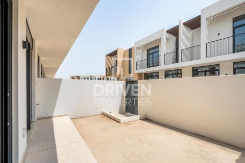 3 غرف نوم فيلا في EMAAR South, الإمارات العربية المتحدة رقم 207403 17