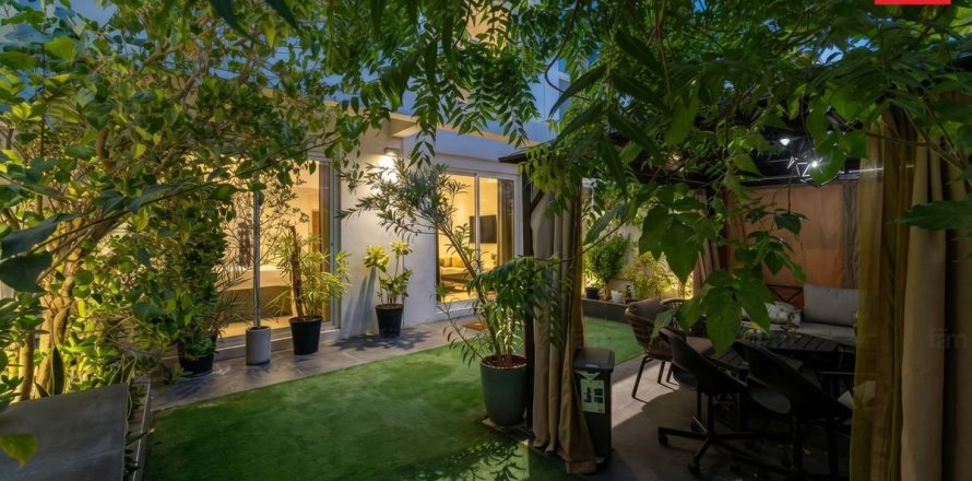 Townhouse de 3 dormitorios en Dubai, UAE No. 166648