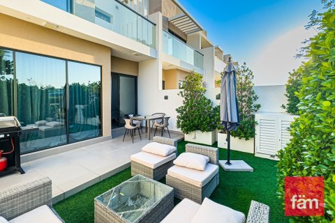 Townhouse de 3 dormitorios en Dubai, UAE No. 166649