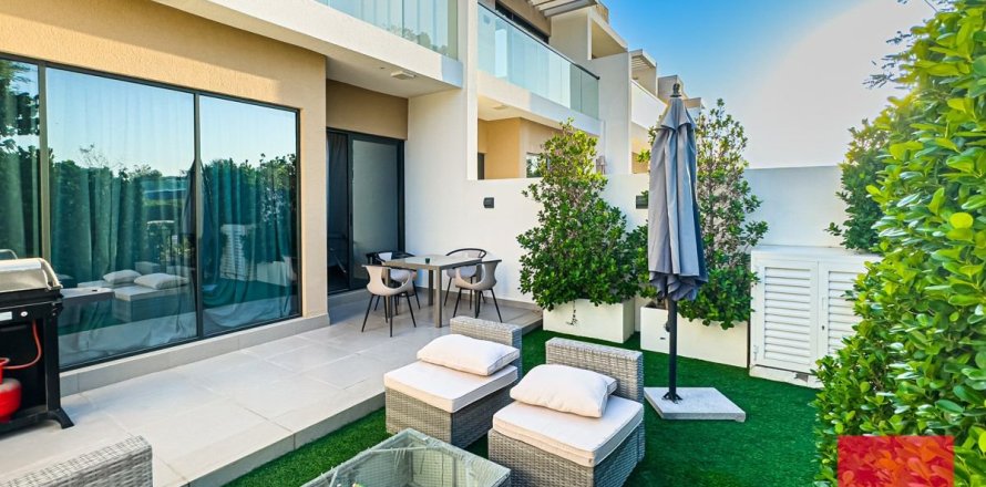 Townhouse de 3 dormitorios en Dubai, UAE No. 166649