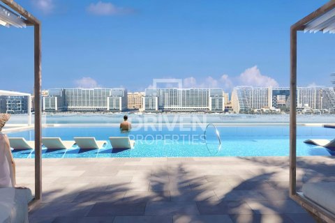 Квартира с 2 спальнями в EMAAR Beachfront, ОАЭ №137803 5
