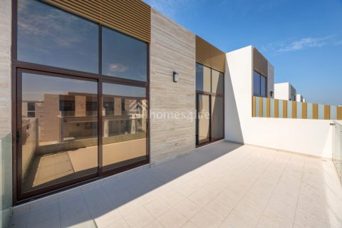 4 bedrooms Townhouse in District 11, UAE No. 144988 3