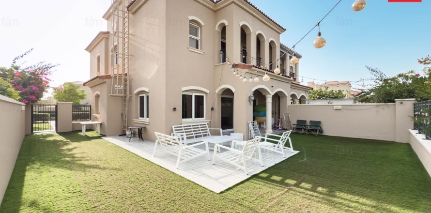 3 bedrooms Townhouse in Dubai, UAE No. 142596