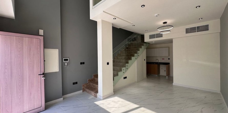 1 bedroom Townhouse in Dubai, UAE No. 142597