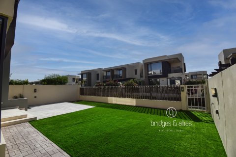 4 bedrooms Villa in Dubai Hills Estate, UAE No. 144251