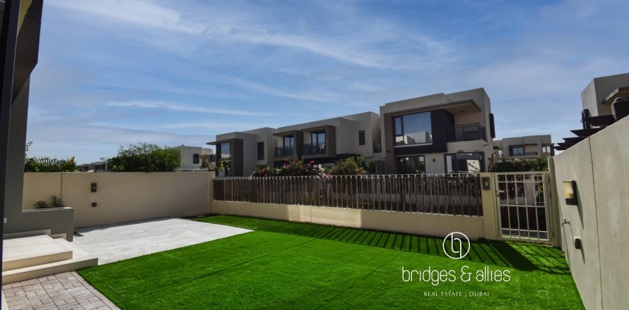 4 bedrooms Villa in Dubai Hills Estate, UAE No. 144251