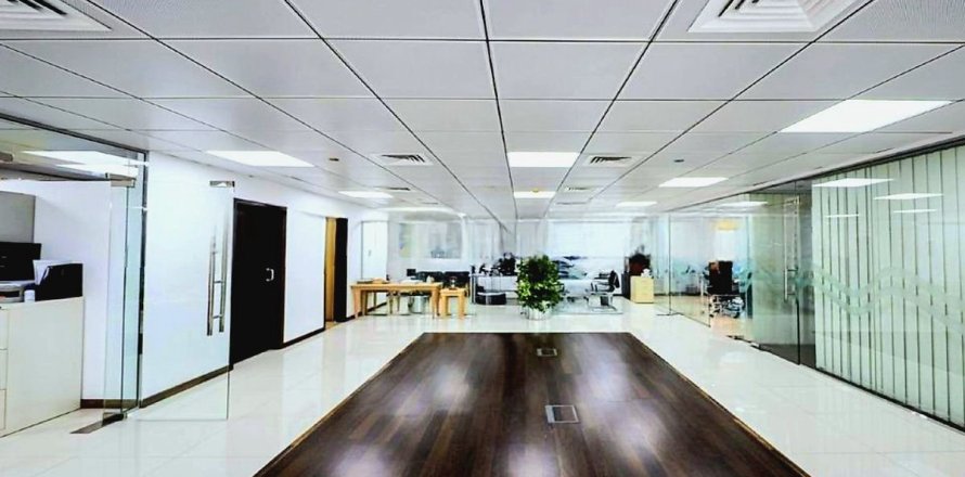 134.1m² Office in Dubai, UAE No. 142452