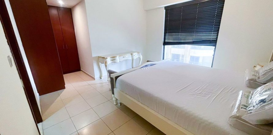 3 bedrooms Apartment No. 128425